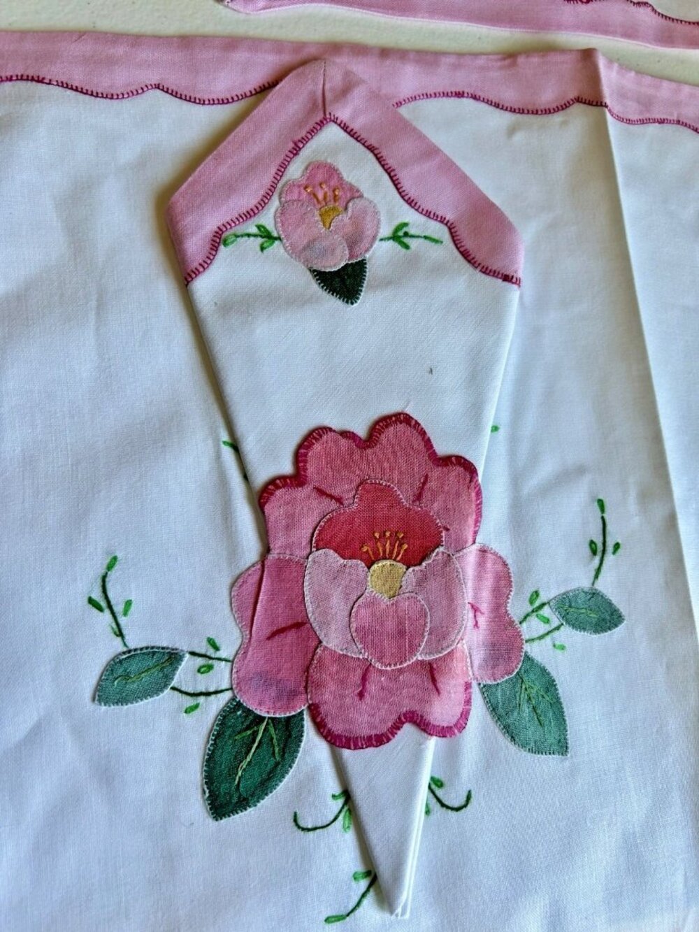 4 Vintage Madeira Applique Placemats w Matching Napkins Cotton NOS Pink White